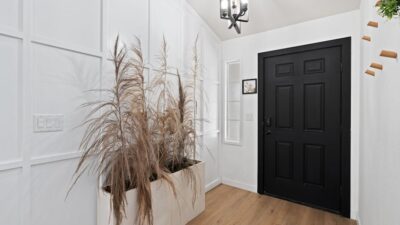 How to Create an Inviting Entryway on a Budget