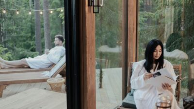 Eco-Friendly Glamour: Designing a Sustainable and Stylish Outdoor Lounge in 2026