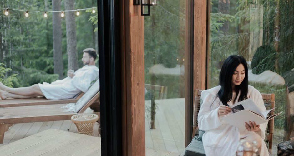 Eco-Friendly Glamour: Designing a Sustainable and Stylish Outdoor Lounge in 2026